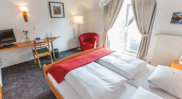 Krupunder Park, Book Hotel Rellingen 