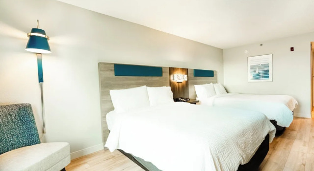 Люкс с 2 комнатами Holiday Inn Express Hotel & Suites Cocoa Beach by IHG