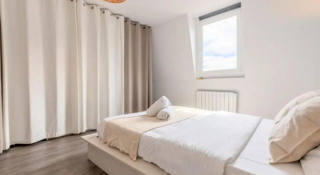lille centre - beautiful bright and cozy t2! 3pers, Забронировать Отель Отели Лилля с парковкой, рядом с Chambre de Commerce, Парковка