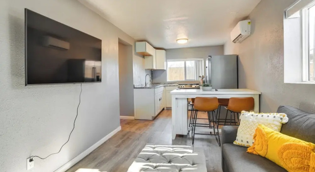 Near Old Town & Unm: Home in East Downtown, Varaa Lomakoti Albuquerque New Mexico