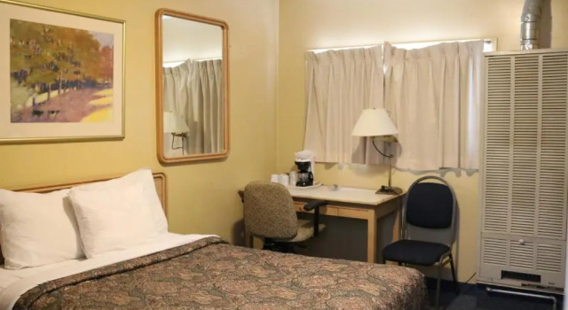 Одноместный номер Economy с красивым видом из окна Wakaw Lodge Motel