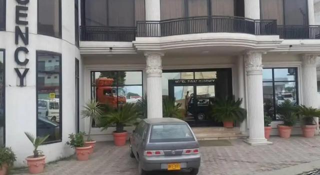 Hotel Swat Regency, Забронировать Отель Отели Свата с парковкой, Парковка