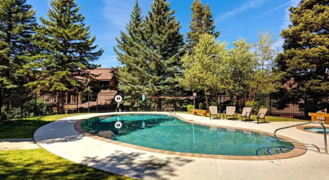 Ridgepoint 3 Bedrooms RGT-117 by KBM, Varaa Huoneisto Park City 