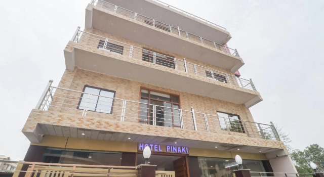 Capital O 82525 Hotel Pinaki, Rezervovat Hotel Rāiwāla Uttarakhand
