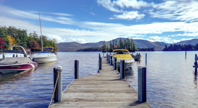 Lakefront Adirondacks Home: Fish, Hike, Ski!, Забронировать Апартаменты/квартира Болтон-Лендинг Adirondack Mountains, рядом с Музейный комплекс Sembrich