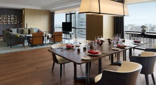 Suite New World Langfang Hotel