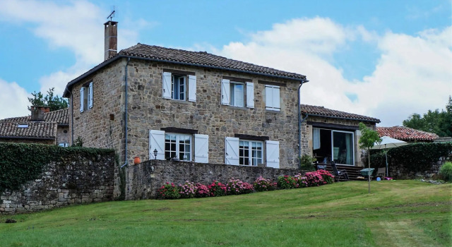 Superb Holiday Home in Saint-Beauzile with Private Pool, Rezerwuj Hotel Saint-Beauzile Langwedocja-Roussillon
