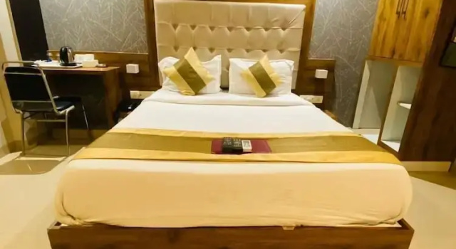 Двухместный номер Deluxe HOTEL DOUBLE CROWN Mumbai AIRPORT T2