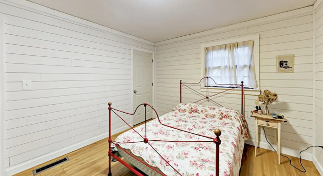 Retro-chic 1920s Bungalow - 2 Bedroom Cabin, Prenota Casa vacanze Asheville Appalachi