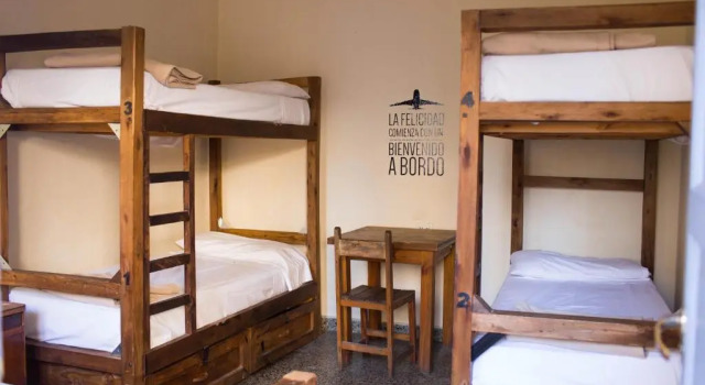 Кровать в общем номере Sabatico Travelers Hostel & Guesthouse
