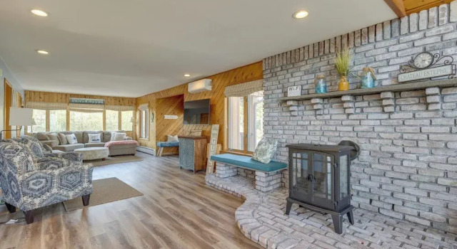 Amazing Rocky Point Retreat Overlooking the Sound!, Buchen Sie Ferienhaus Rocky Point New York State