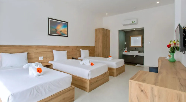 Трёхместный номер Classic с балконом La Serenata Villa Hoi An