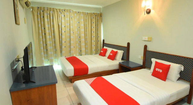 OYO 89642 Highway Inn, Rezerwuj Hotel Hotele w Sarawak z parkingiem, Parking