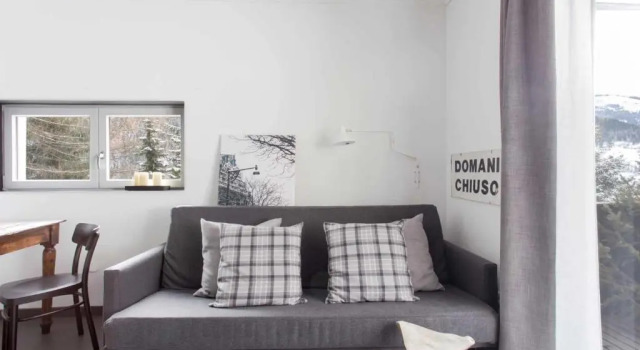Iris Top 3 Design Apartment