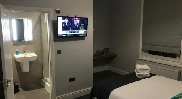 Springfield House Serviced Accommodation by Saffatel