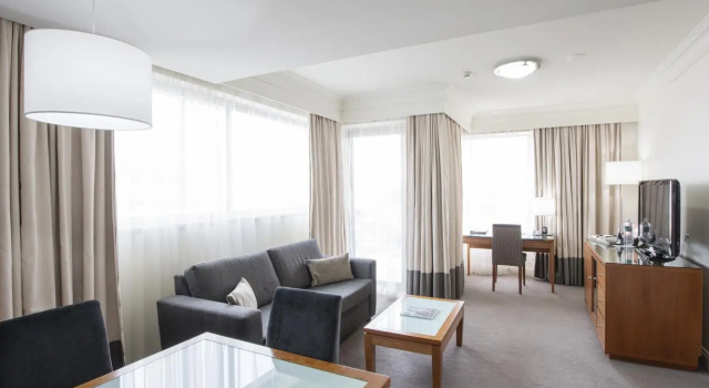 Люкс Majestic Roof Garden Hotel