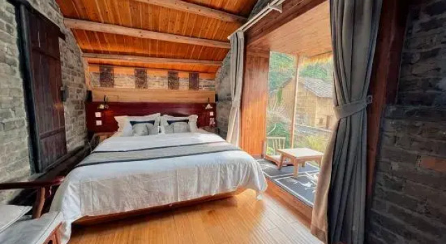 Семейный люкс с видом на внутренний двор Mountain Escape Yangshuo