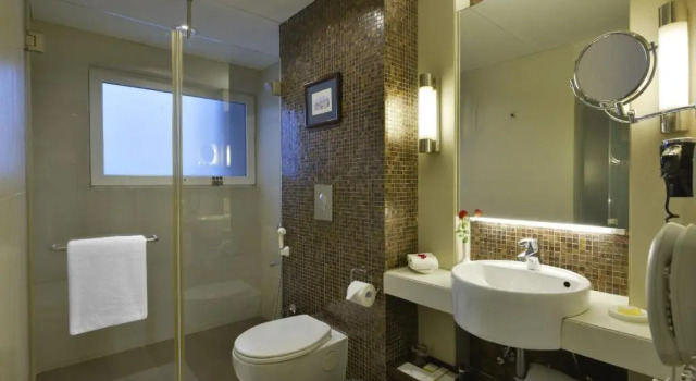 Номер Executive Grand Mercure Vadodara Surya Palace