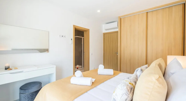 Вилла с 4 комнатами с балконом и с видом на бассейн Villa Coral Bay - Moradia familiar com piscina aquecível e BBQ em Albufeira