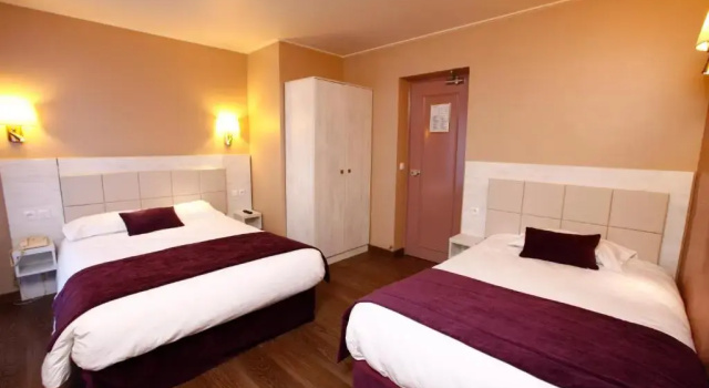 Трёхместный номер Standard Hôtel Sunny