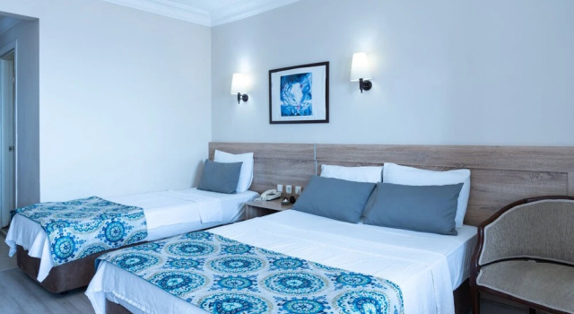 Двухместный номер Standard c 1 комнатой с видом на море Fi̇la Otel Ayvalik