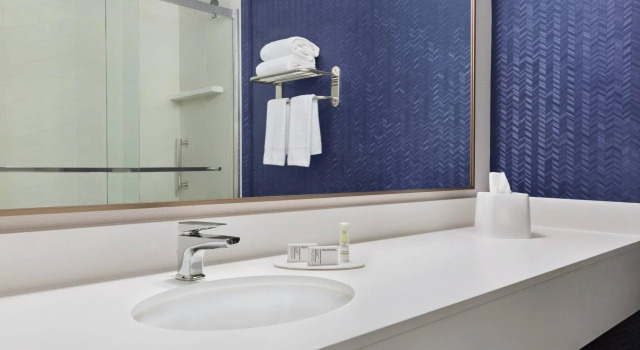 Четырёхместный номер Standard Fairfield Inn by Marriott Tracy