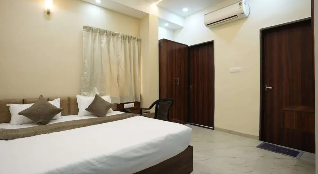 Двухместный номер Standard с балконом и с видом на город Hotel MM prestige Raipur