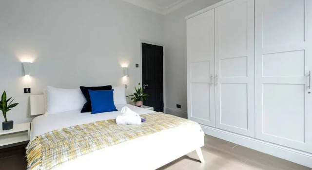 Modern and Bright Highgate Gem