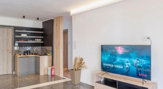 Lovely 2 bedroom rental in excellent location