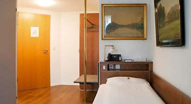 Hotel Sternen Köniz, Varaa Hotelli Hotellit Schweizer Mittelland pysäköinnillä, Pysäköinti