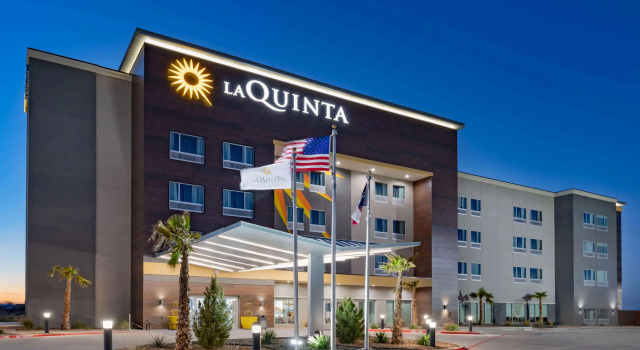 La Quinta Inn & Suites by Wyndham Fort Stockton Northeast, Rezerwuj Hotel Hotele w Fort Stockton z parkingiem, Parking
