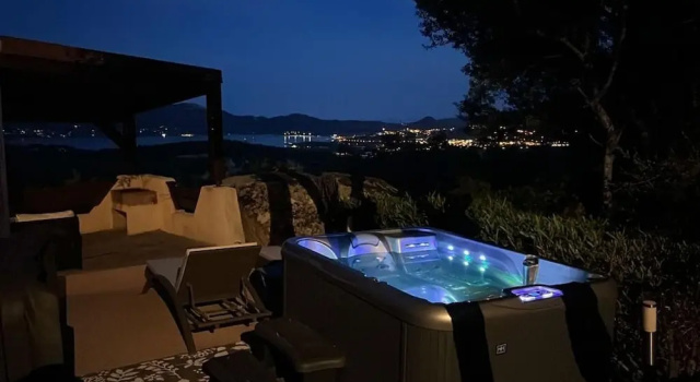 Номер Deluxe Swim Lodge Hotel Porto Vecchio