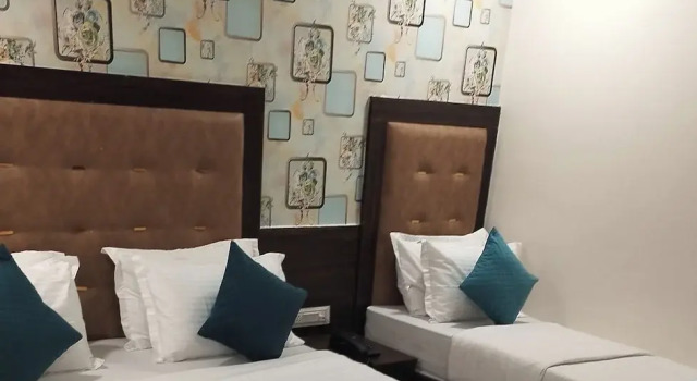Трёхместный номер Deluxe Hotel Silver Inn, Ahmedabad