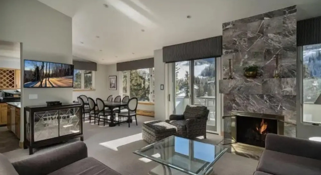 Vail Village 3 Bedroom Condo at the Covered Bridge - Pool, hot tub & More!