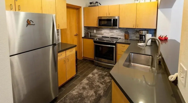 4315A - One Bedroom Deluxe Creekside Condominiums 1 Condo, Varaa Huoneisto Solitude 