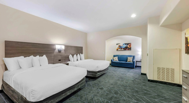 Lubbock West Inn & Suites