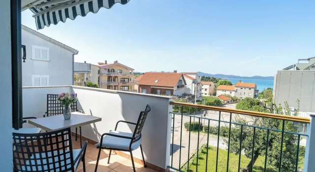 Студия с балконом и с видом на море Zadar Leisure Suites