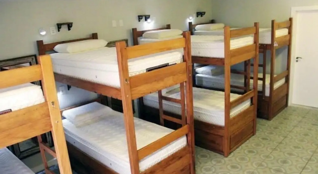 Кровать в общем номере Hostel Poesia