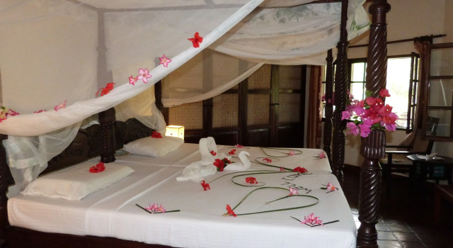 Aquarius Club International Resort, Rezerwuj Ośrodek wypoczynkowy Hotele w Coast Region ze śniadaniem, Śniadanie