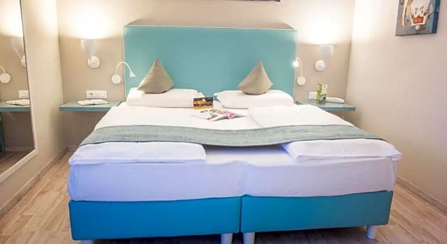 Двухместный номер Standard с балконом SCHLOSSHOF SÜDTIROL - Hotel & Camping Resort
