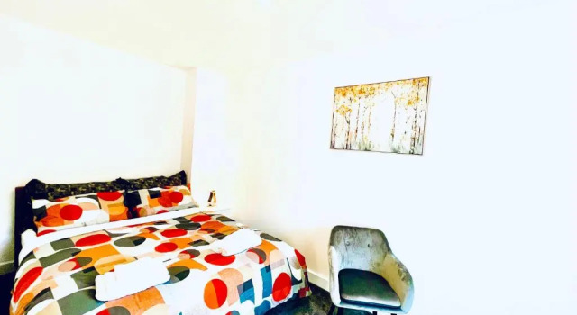 Апартаменты Modern townhouse, Sleeps 4 with parking