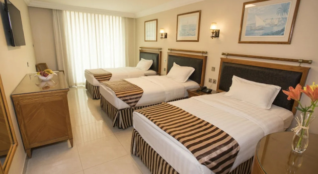 Трёхместный номер Standard с балконом Dweik Hotel LUXURY 3