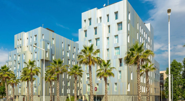 UD Rambla Suites & Pool 26F (1BR), Забронировать Апартаменты/квартира Отели провинции Барселоны с парковкой, Парковка