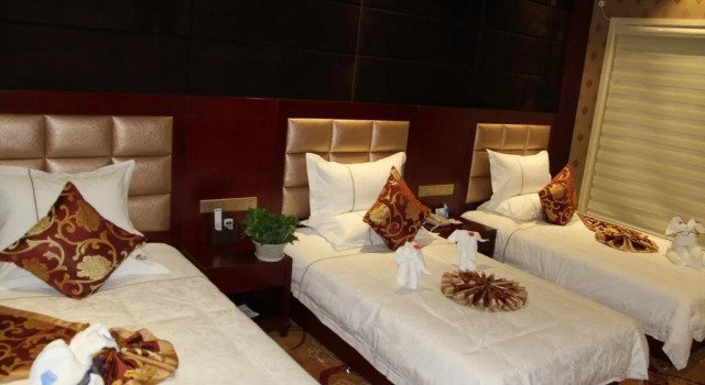 Dunhuang Yuntian international hotel, Rezerwuj Hotel Hotele biznesowe w Jiuquan, 4* 5*