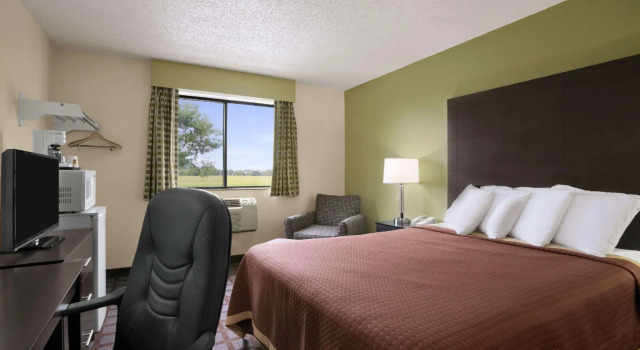 Двухместный номер Standard Super 8 by Wyndham Saginaw
