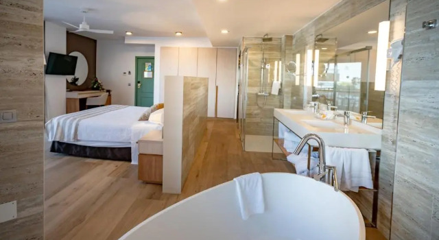 Полулюкс Hotel Angela