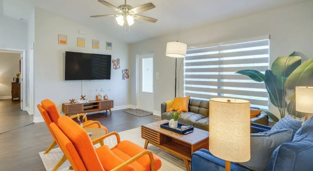 Коттедж 7 Mi to River District: Cape Coral Home w/ Lanai