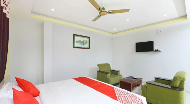 Hotel Golden Rooms By OYO Rooms, Rezervovat Hotel Hotely v Andhra Pradesh s parkováním, Parkování
