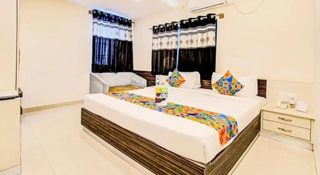 Номер Premium Fabhotel Crown Residency