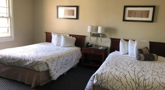 Четырёхместный номер Standard The Black Mountain Inn